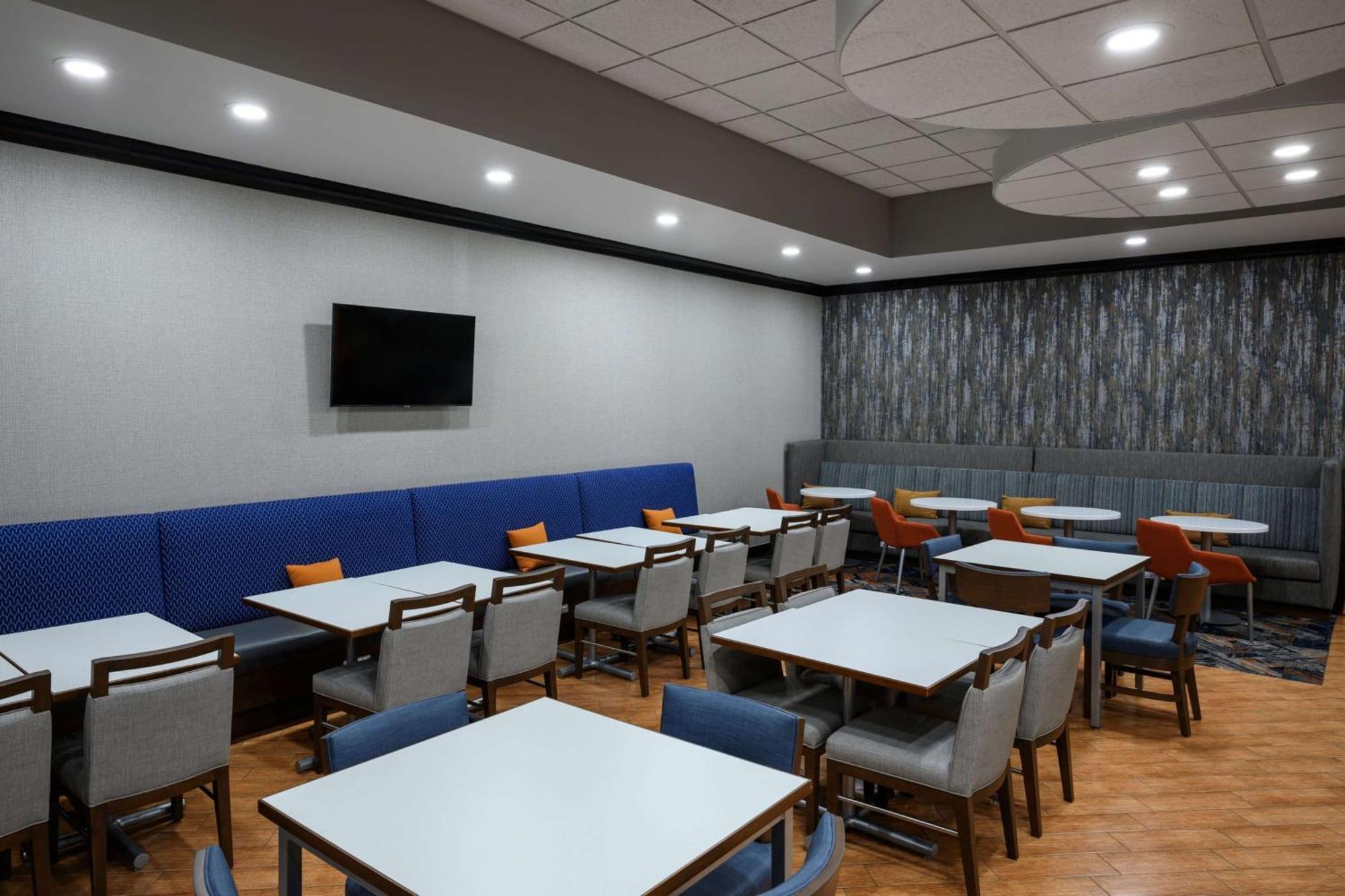 Hampton Inn Evansville Airport Екстер'єр фото