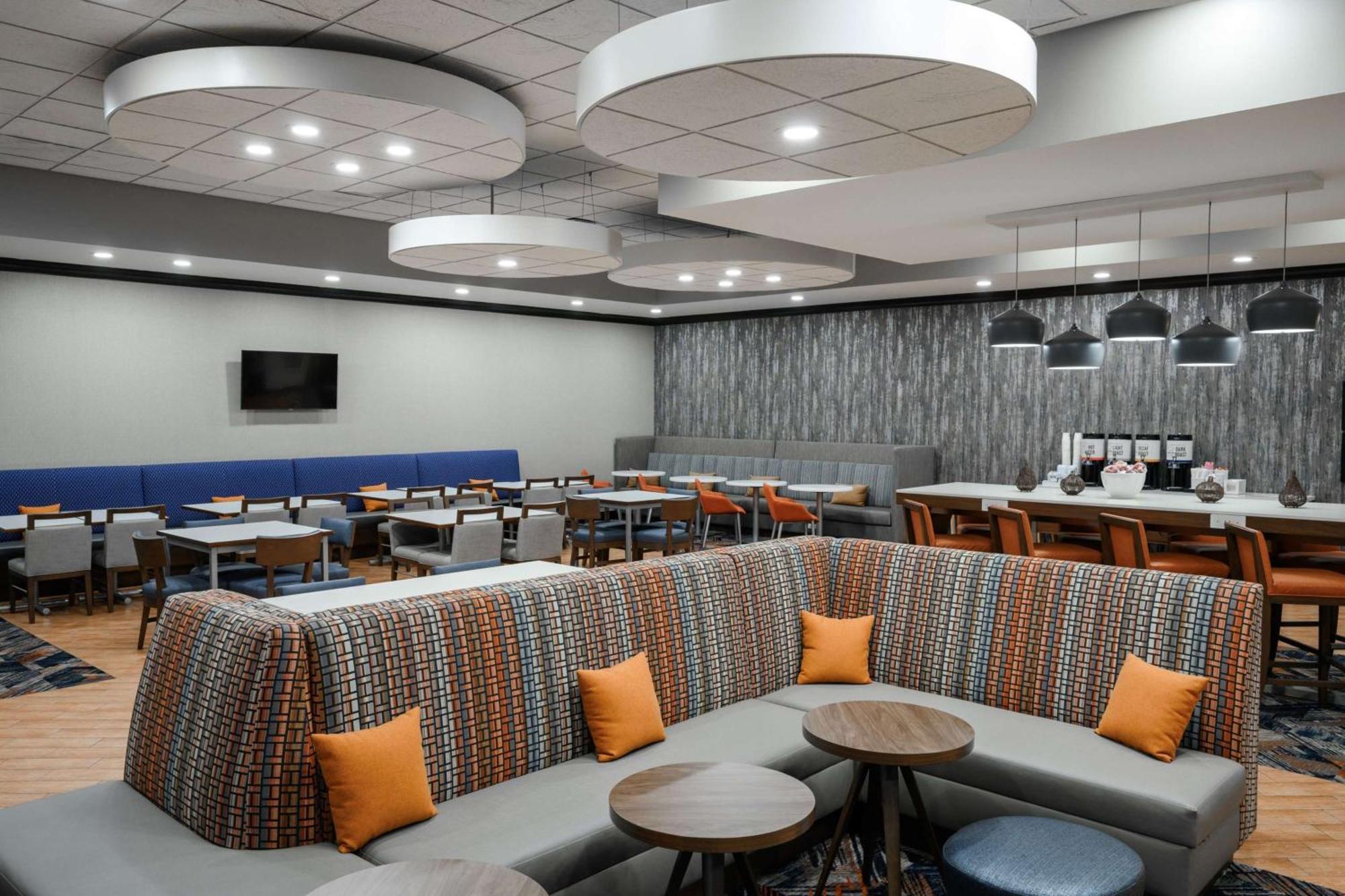 Hampton Inn Evansville Airport Екстер'єр фото