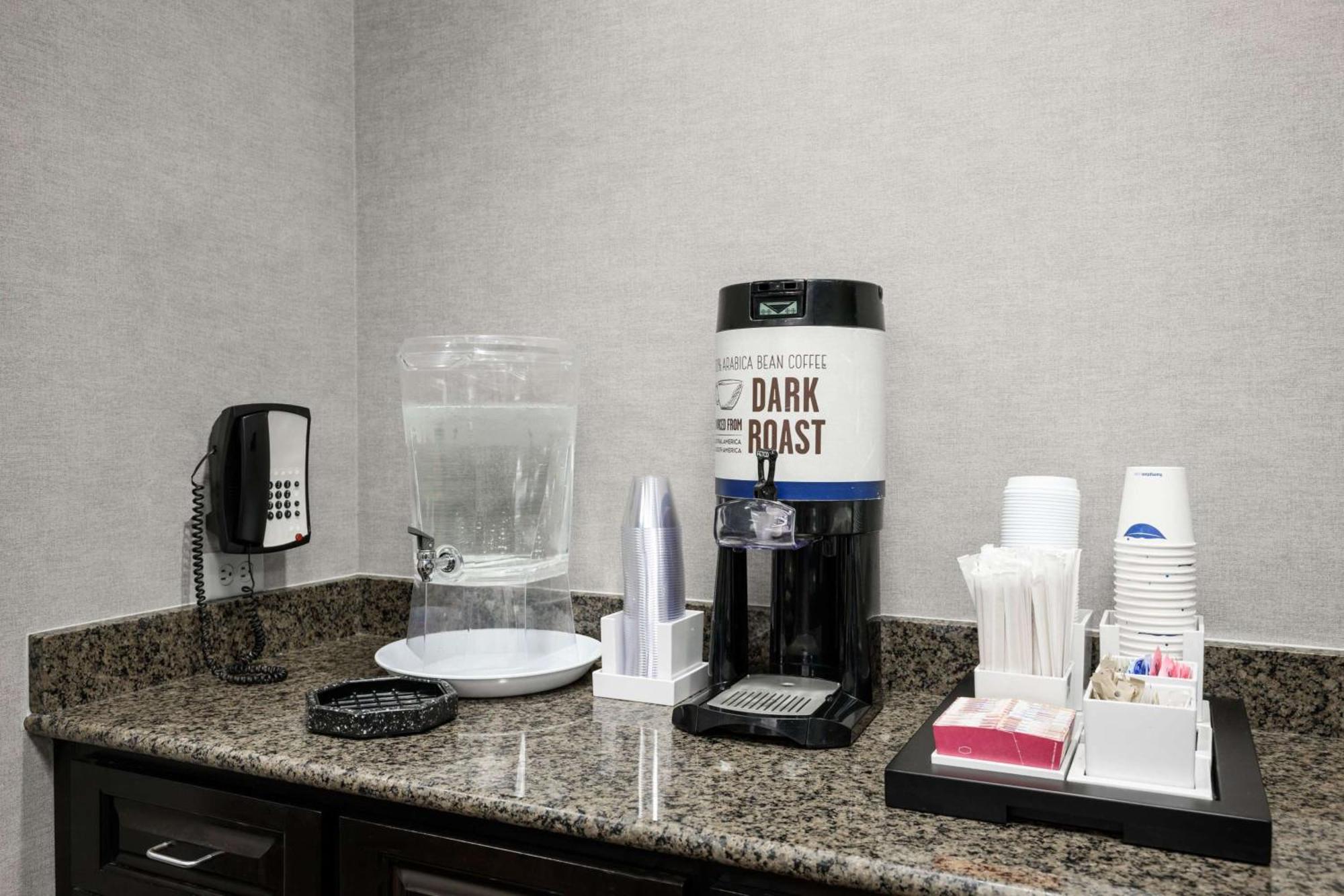 Hampton Inn Evansville Airport Екстер'єр фото